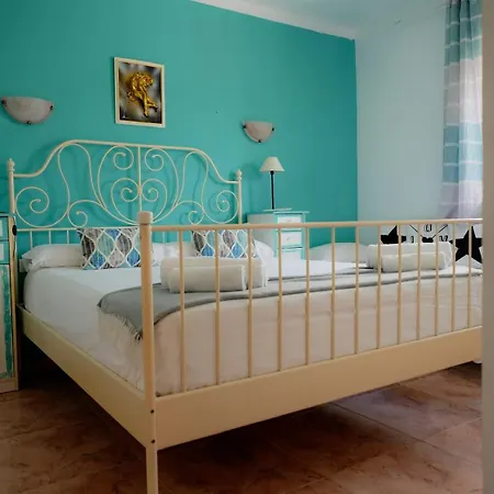 La Casa De Mima Bed & Breakfast Cubelles